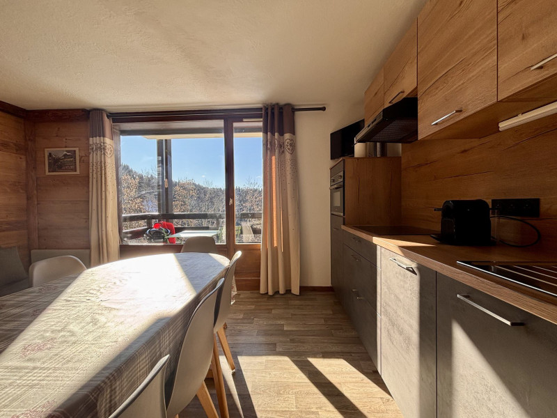 _lv_images__lot_0000970398_09_7746030