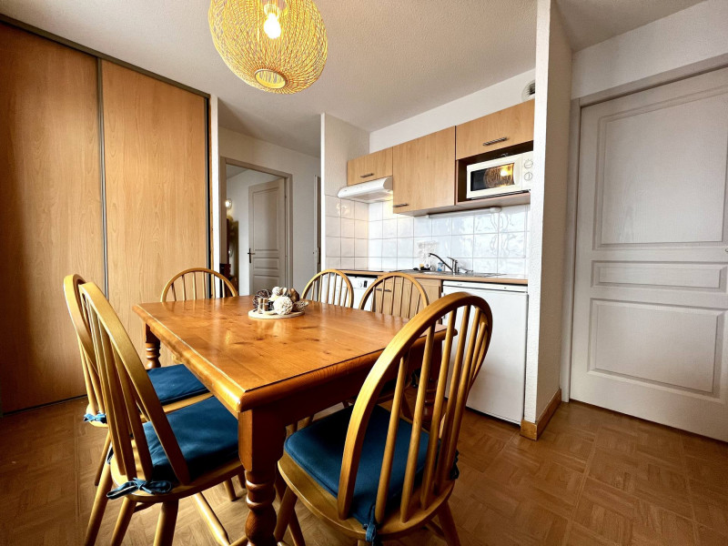 _lv_images__lot_0000970399_05_6939568