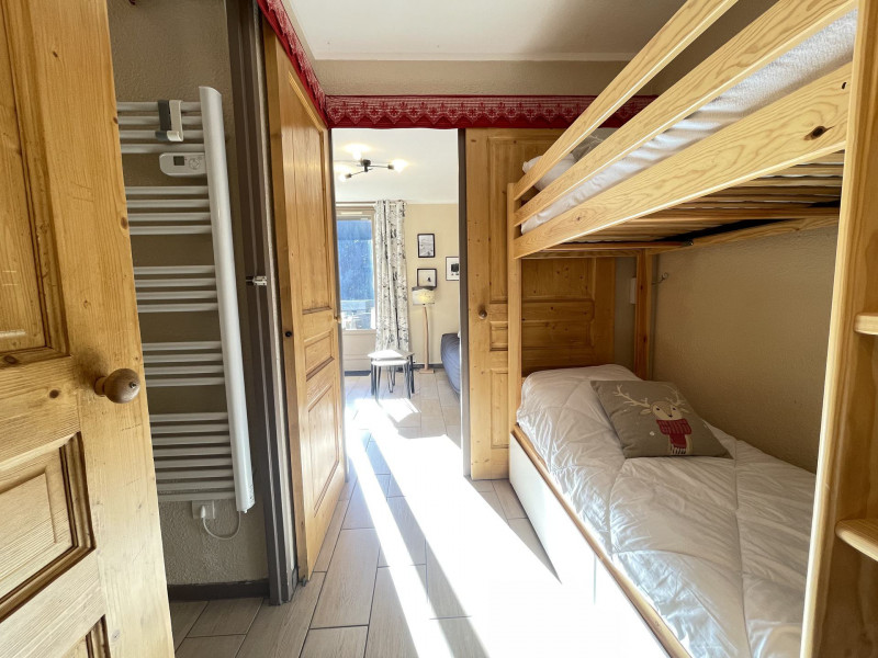 _lv_images__lot_0000970403_05_7173375 _lv_images__lot_0000970403_05_7173375