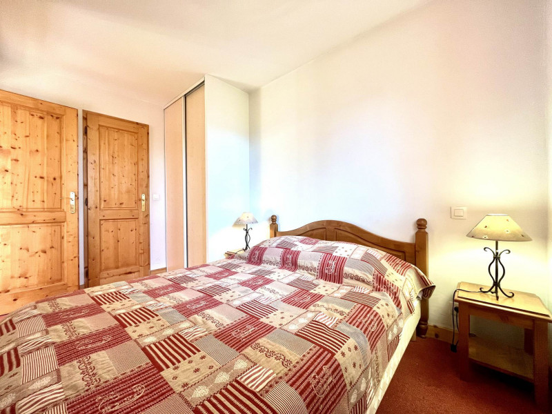 _lv_images__lot_0000970408_06_7652973