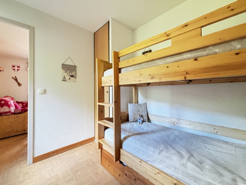 _lv_images__lot_0000970417_10_7696333