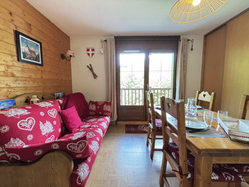 _lv_images__lot_0000970417_14_6940325