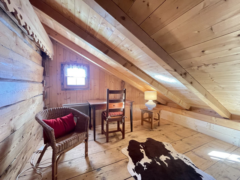 _lv_images__lot_0000970423_15_6815890