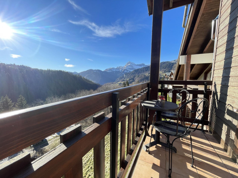 _lv_images__lot_0000970424_02_6937101