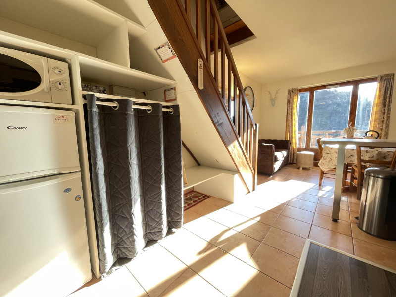 _lv_images__lot_0000970424_10_7616544