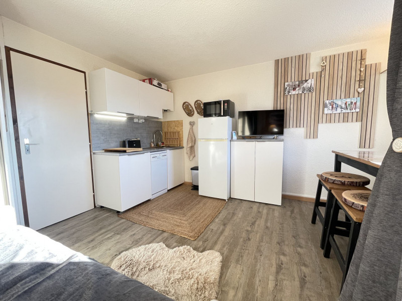 _lv_images__lot_0000970427_07_6741914