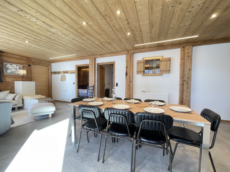 _lv_images__lot_0000970429_03_7325218