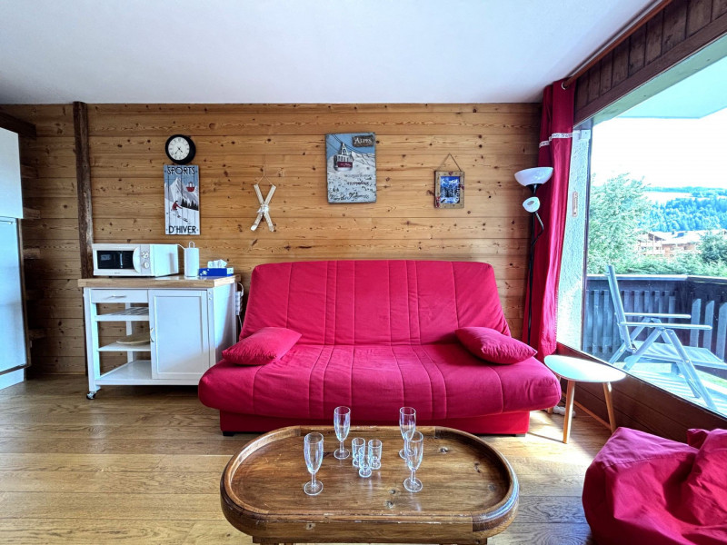 _lv_images__lot_0000970437_04_6940558