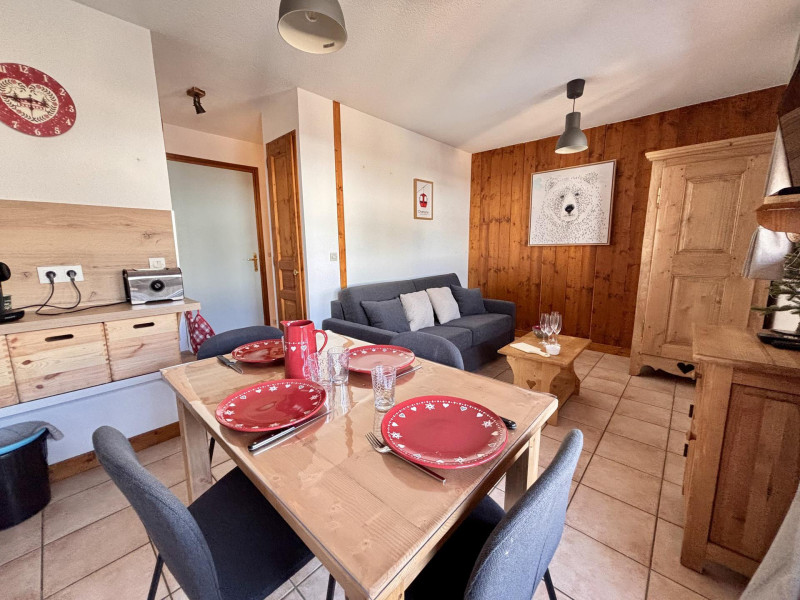 _lv_images__lot_0000970444_12_7762983