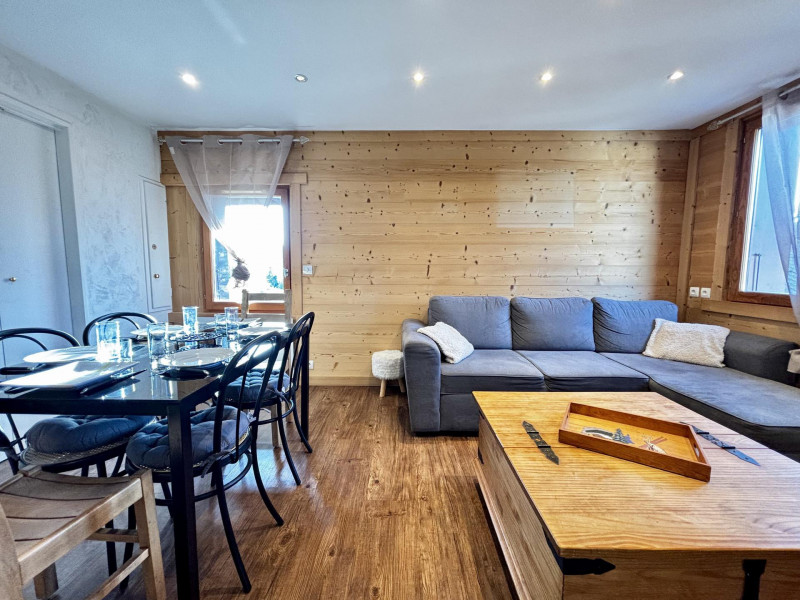 _lv_images__lot_0000970445_01_7548174