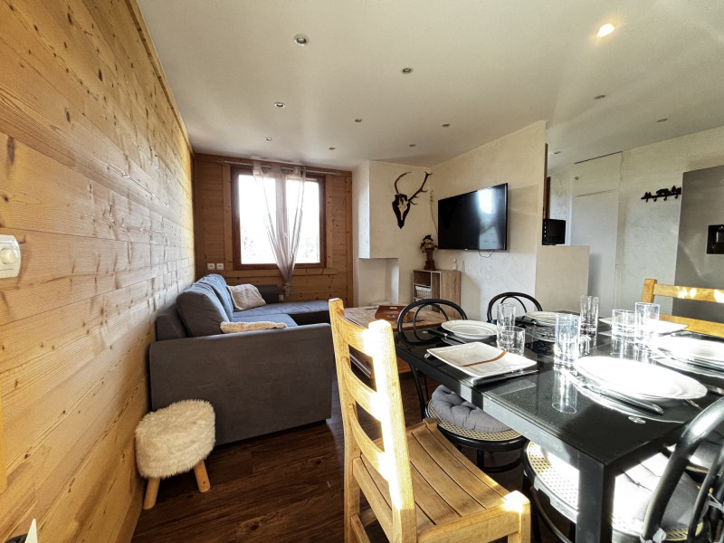 _lv_images__lot_0000970445_10_6965837