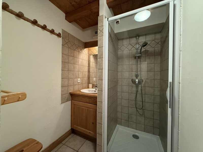 _lv_images__lot_0000970447_08_7451438