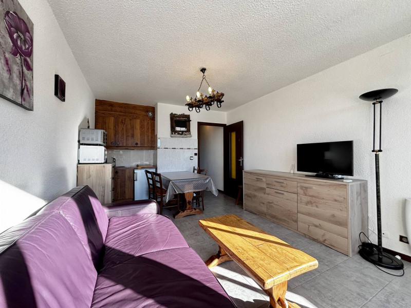 _lv_images__lot_0000970450_07_6972771