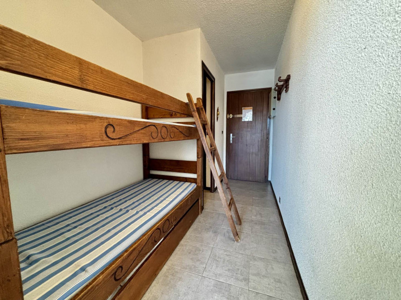 _lv_images__lot_0000970450_11_7648488